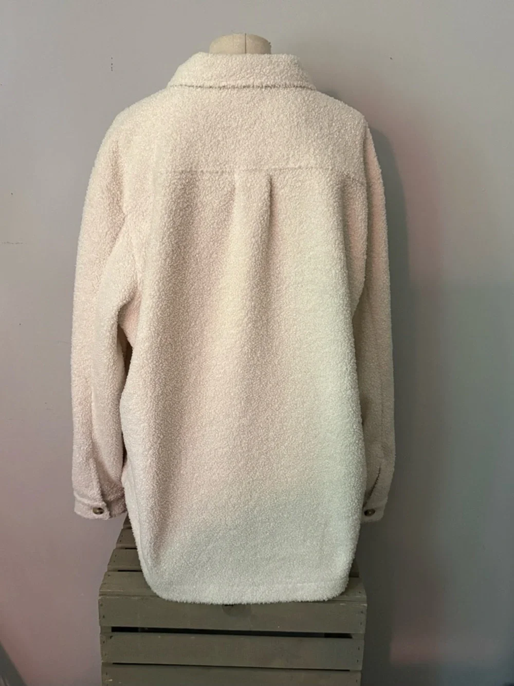 Vineyard Vines Cream Teddy Bouclé Button Jacket - Picture 2 of 6